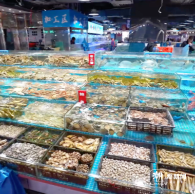 春節(jié)前海鮮市場(chǎng) 剛死的大澳龍200元一只，是否值得購(gòu)買？